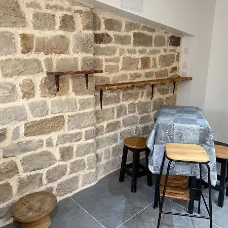 Charming Stone Appartement *