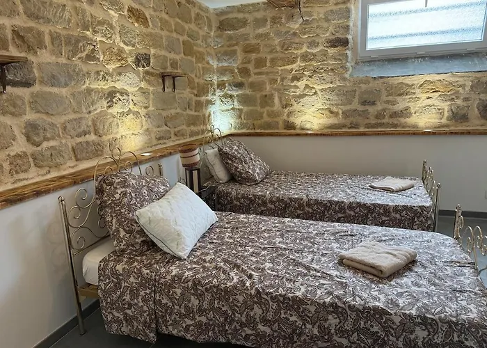 Charming Stone アパート Golbey